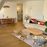 Beautiful Kids Friendly Apartment With Montmartre View